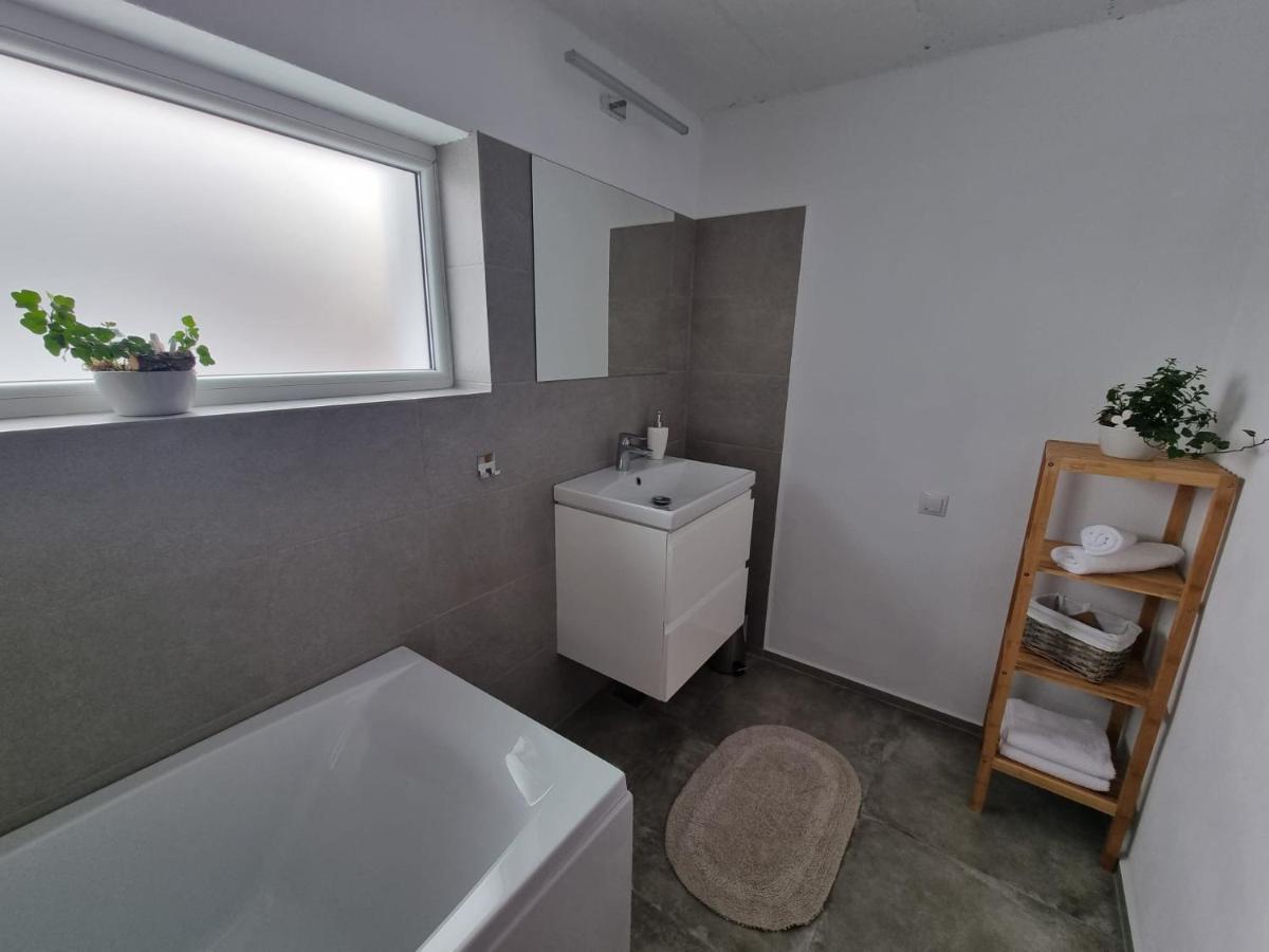 The Cozy Bunker Apartamento Sibiu Exterior foto